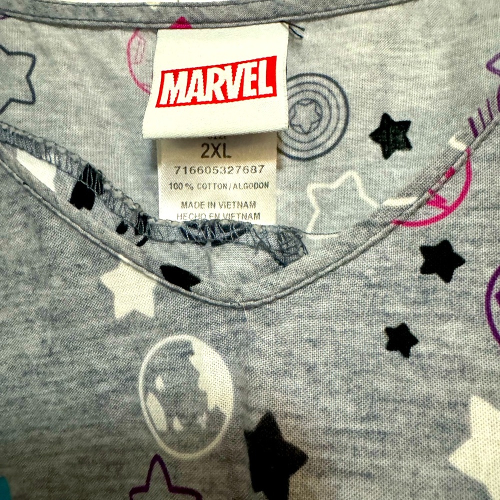2XL scrub with marvel characters on front gentle used